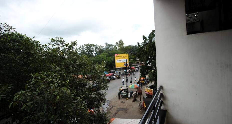 Hotel Safari, Pune 3